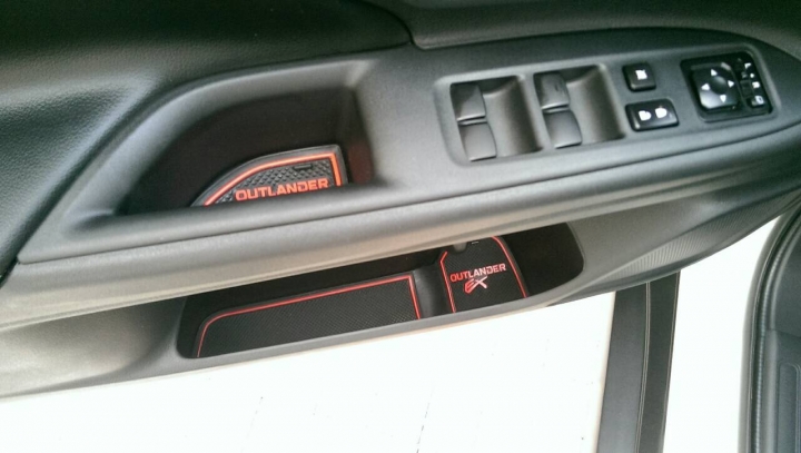 Outlander 4WD 大白 今天交車摟