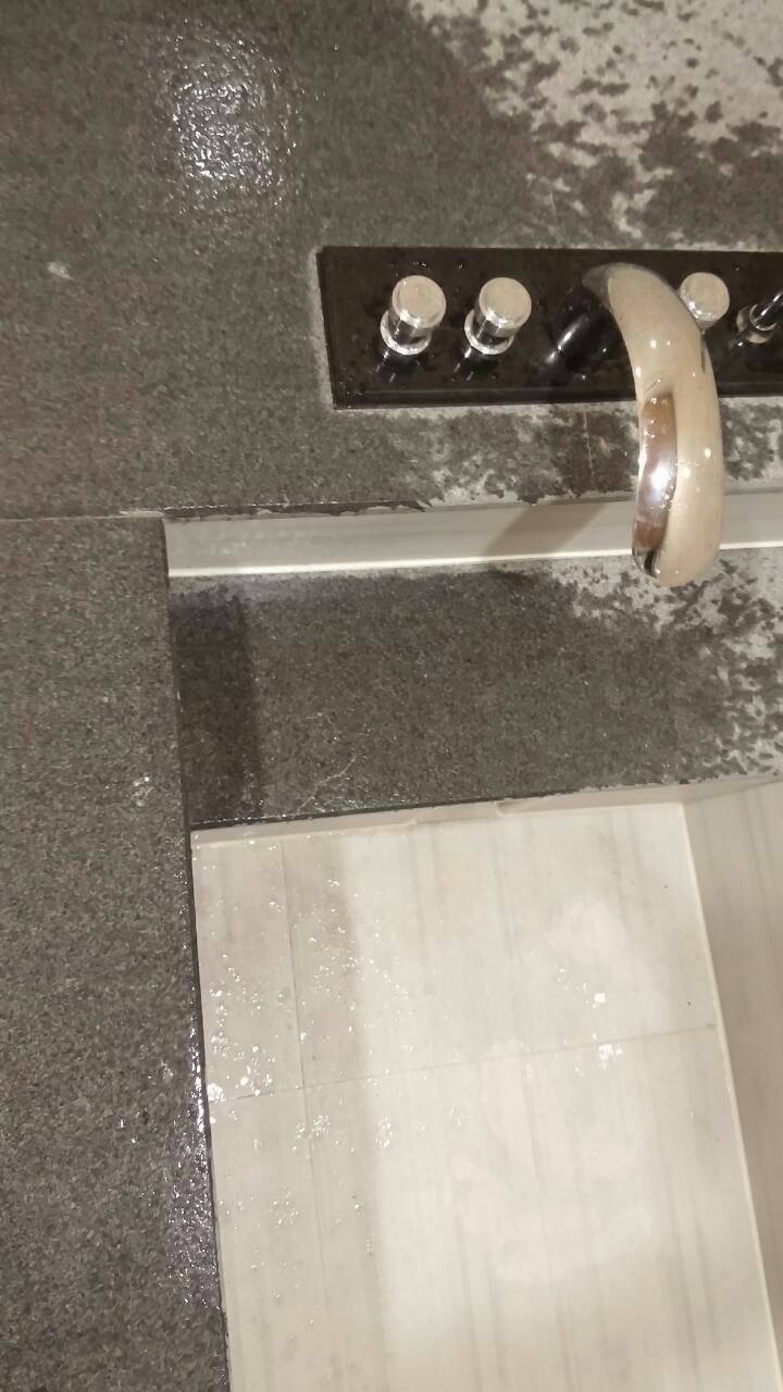 磁磚有裂痕