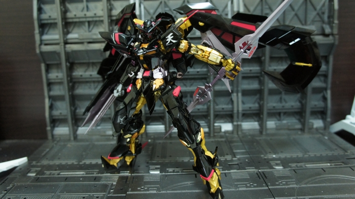 MB 1/100 金異端天密娜機
