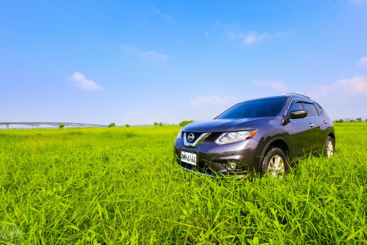 [不專業開箱文] x-trail 2.0 完美影音版