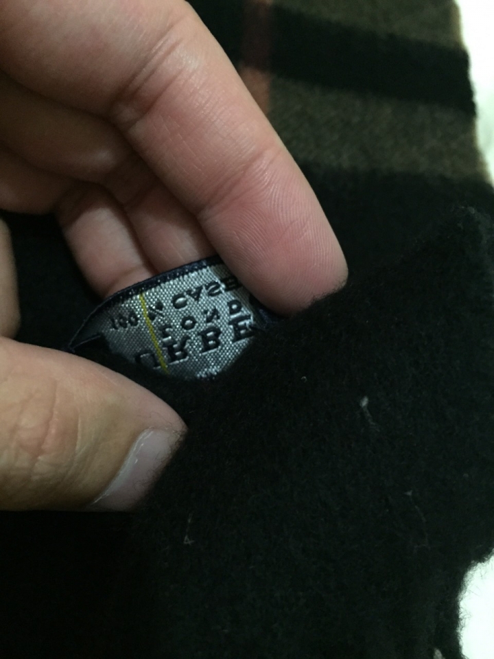 BURBERRY 圍巾真假辨識之舊款好難猜