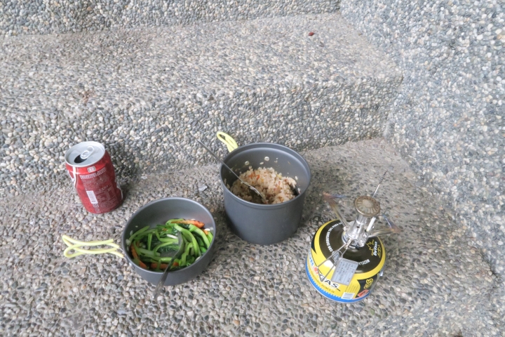 兩人兩輪騎閱台灣屋脊 – 這些人與那些事