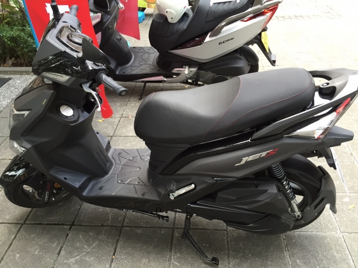 [機車]JET S 125 開箱照兼馴車小記