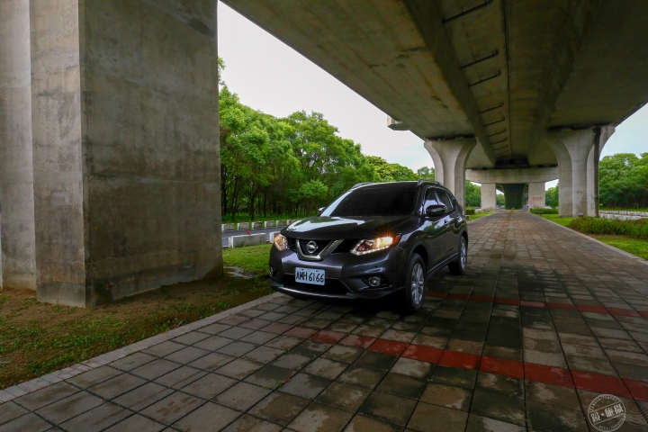 [不專業開箱文] x-trail 2.0 完美影音版