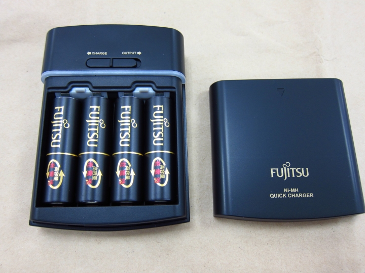 富士通USB複合式行動充電組開箱!!!