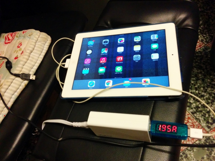 Photive 5 孔 USB 充電器 iPad iphone 都能用