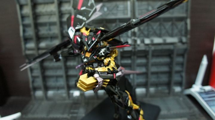 MB 1/100 金異端天密娜機