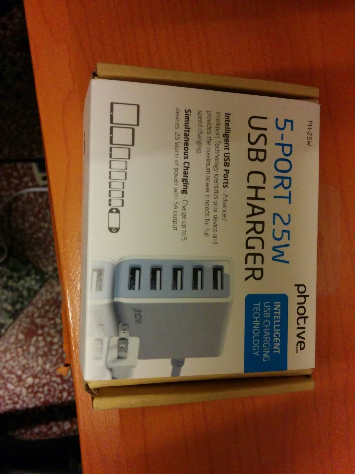 Photive 5 孔 USB 充電器 iPad iphone 都能用