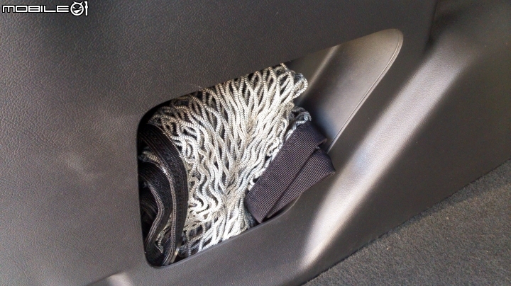 [開箱] Ford Kuga 專用 PA&A 固定網 (後備箱/後車箱)