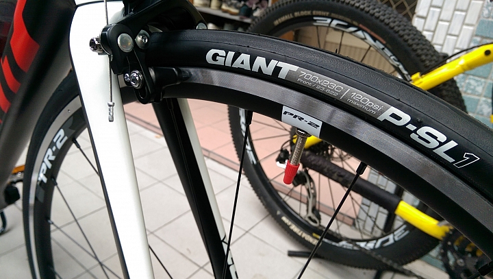 [簡單開箱] 2016 Giant TCR Advanced 2
