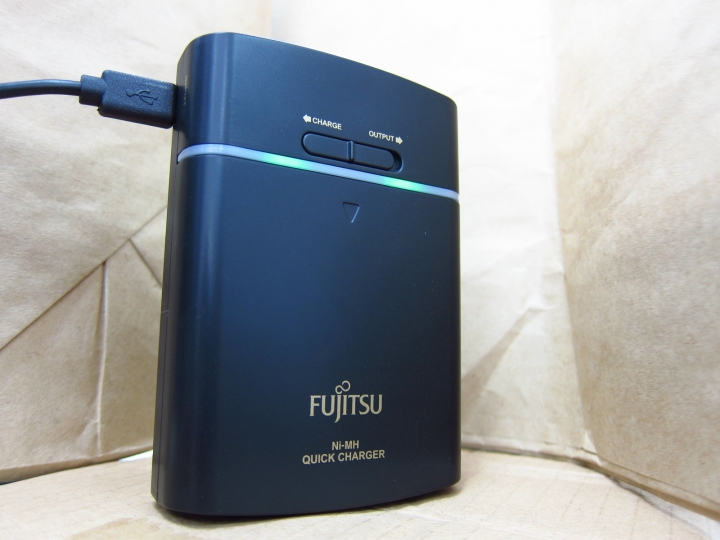富士通USB複合式行動充電組開箱!!!