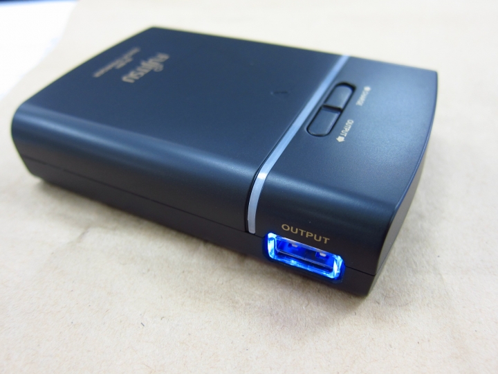 富士通USB複合式行動充電組開箱!!!