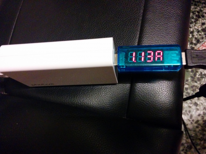 Photive 5 孔 USB 充電器 iPad iphone 都能用