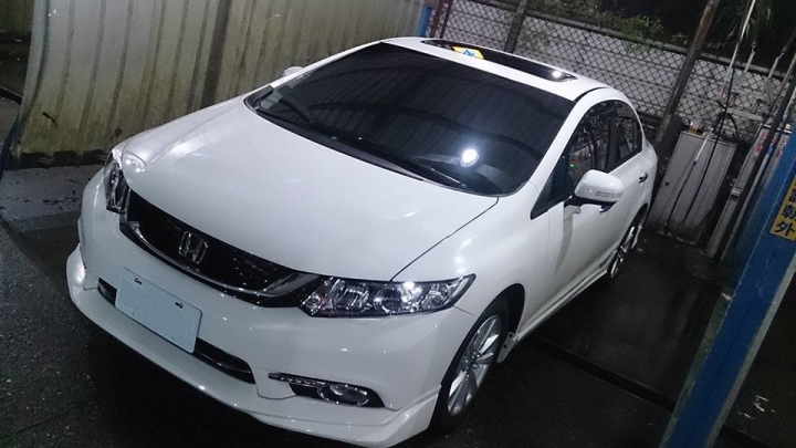 HONDA CIVIC VTIS 9.5-特仕版S 雲朵白 開箱
