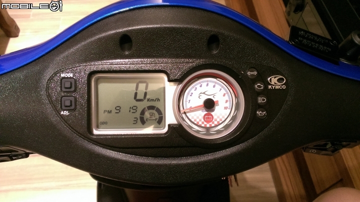 [開箱] 藍白 GP125 陶碟版 不太專業的開箱請見諒>
