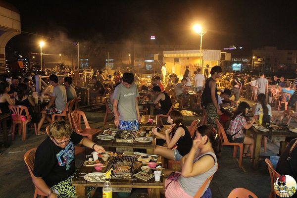 [食記] 澎湖馬公 船尾燒烤 牡蠣吃到飽