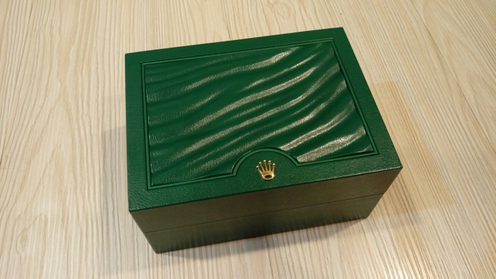 [開箱]人生第一支機械錶就上勞 ROLEX 116610LN