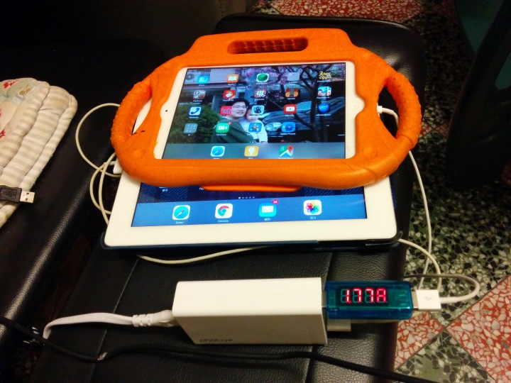 Photive 5 孔 USB 充電器 iPad iphone 都能用