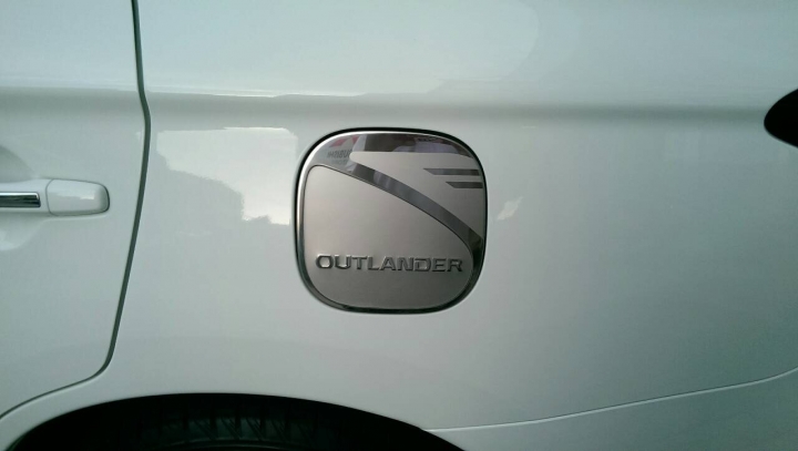 Outlander 4WD 大白 今天交車摟
