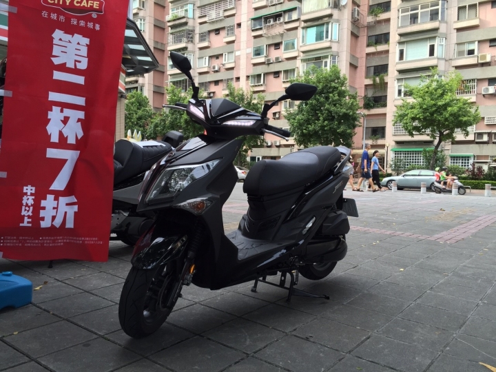 [機車]JET S 125 開箱照兼馴車小記