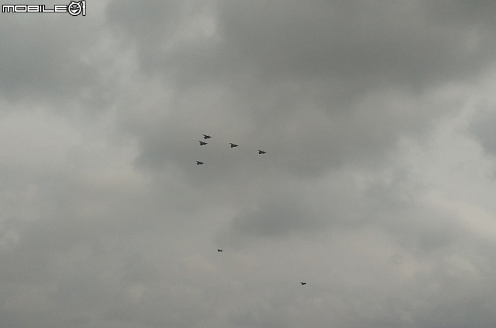 今日正式空中閱兵分列...圓滿結速 !