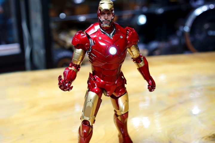 (圖多) 開箱! hot toys 鋼鐵人 限定版合金馬克3