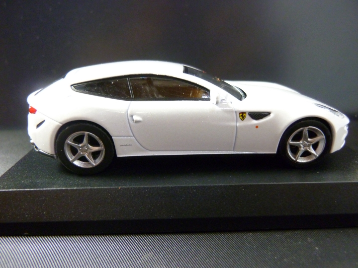 1:64 kyosho小車分享~