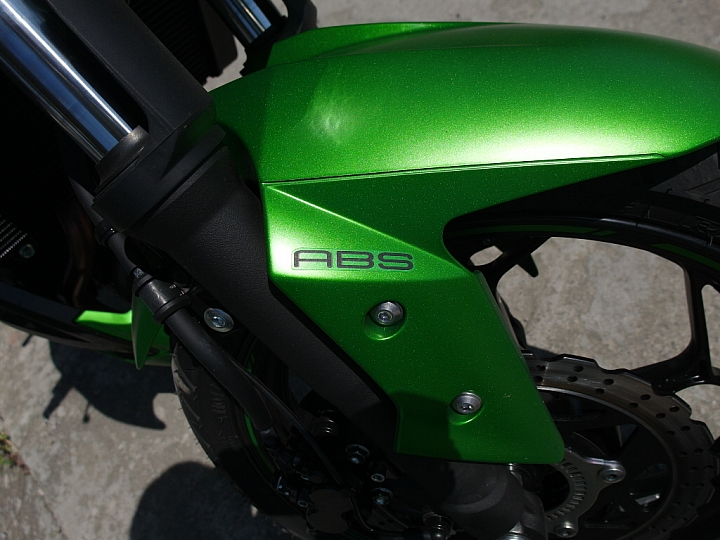 靜態開箱文 2015 KAWASAKI Z300