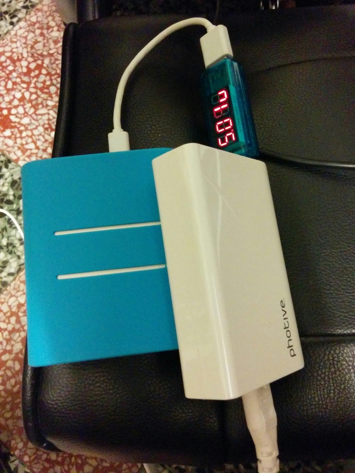 Photive 5 孔 USB 充電器 iPad iphone 都能用
