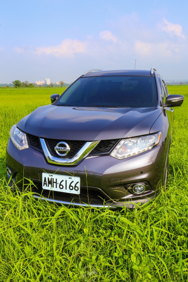 [不專業開箱文] x-trail 2.0 完美影音版