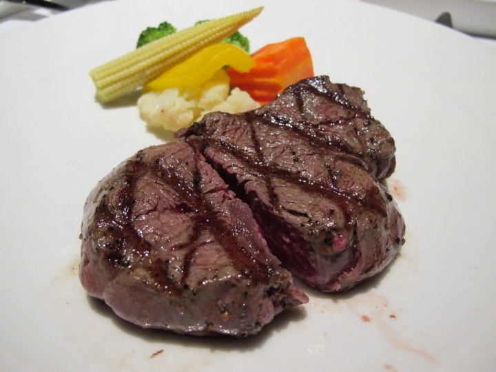 [食記] 沃克牛排Volks。敦南店。適合女生吃的牛排館!