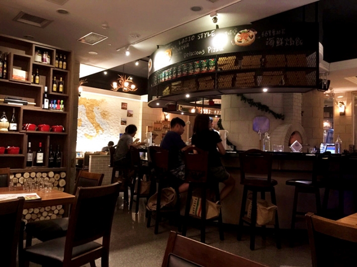 【新北市 蘆洲區/捷運蘆洲站】石窯屋-窯烤披薩半月烤餅噱頭十足