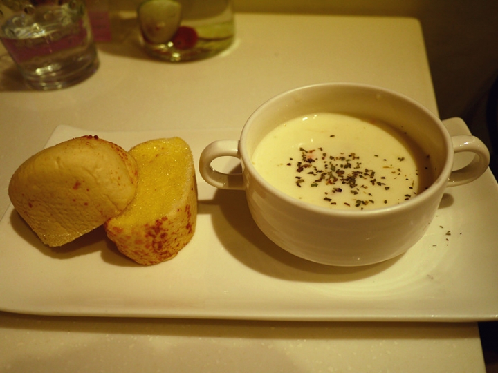 【台北 萬華區/捷運西門站】OYAMI CAFE-義大利麵到下午茶鬆餅約會聚餐吃飽吃巧