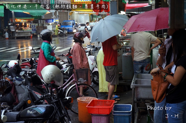 [食記/彰化] 伸港美食，牛肉富，下雨天也要排隊吃的美味老店