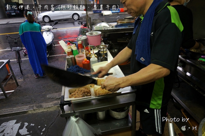 [食記/彰化] 伸港美食，牛肉富，下雨天也要排隊吃的美味老店