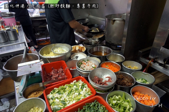 [食記/彰化] 伸港美食，牛肉富，下雨天也要排隊吃的美味老店