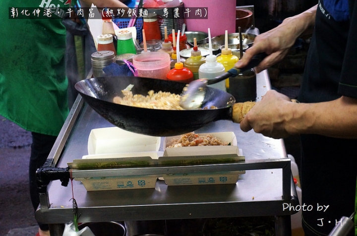 [食記/彰化] 伸港美食，牛肉富，下雨天也要排隊吃的美味老店