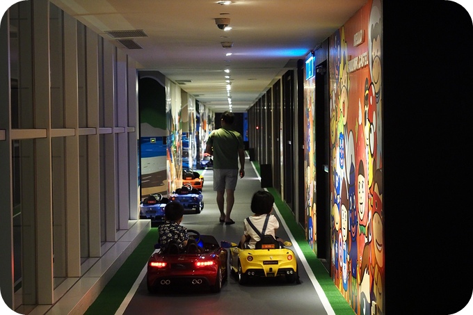 全台親子飯店第一名：Silks Place Yilan蘭城晶英酒店。賽車，海盜船，全員逃走中。