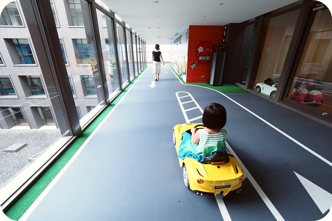全台親子飯店第一名：Silks Place Yilan蘭城晶英酒店。賽車，海盜船，全員逃走中。