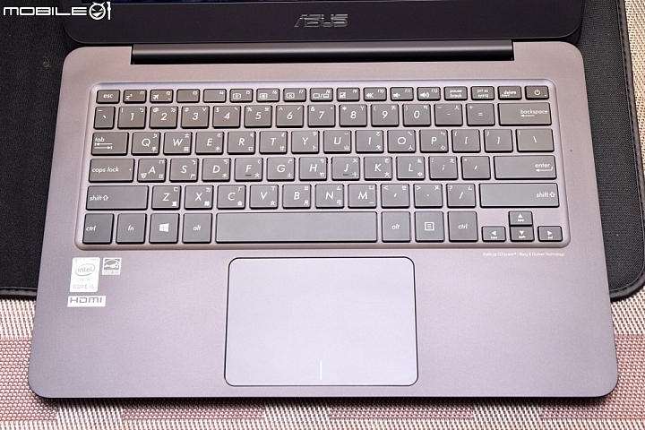 i5版的ASUS ZenBook UX305LA筆電微開箱