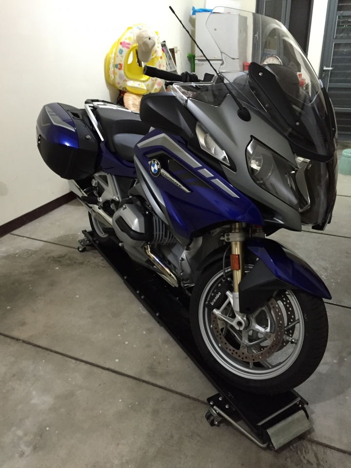 特殊型的重機駐車架(開箱)