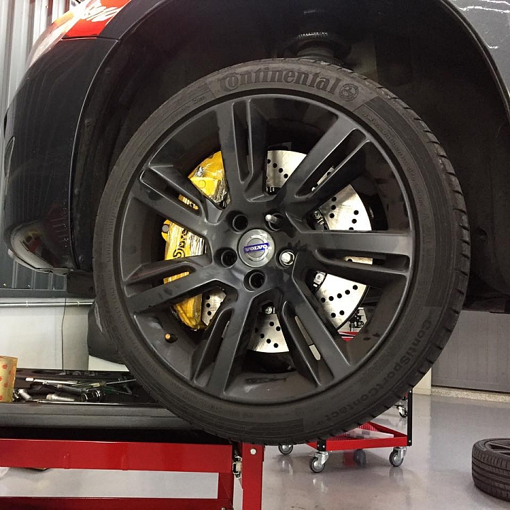 小 V的蛻變 part  3 ----無與倫比的制動力  Brembo