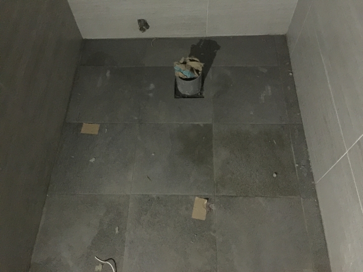 30*30地磚鋪設~這品質???求解!