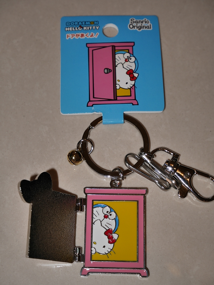 Hello Kitty的男朋友不是 Daniel，怎麼劈腿哆啦A夢