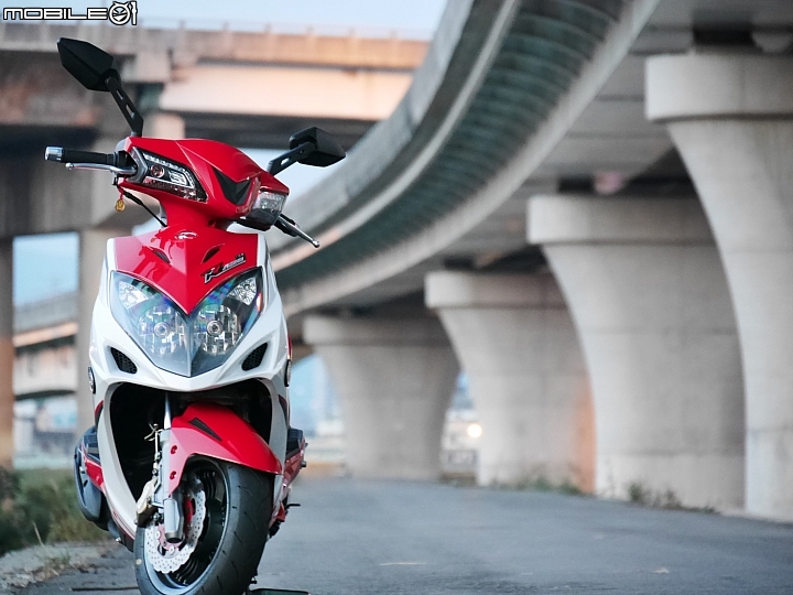 終於換我開箱啦  說新不新 說舊不舊 Racing 150 Brembo特仕版 紅白!!