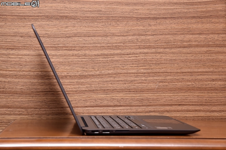 i5版的ASUS ZenBook UX305LA筆電微開箱