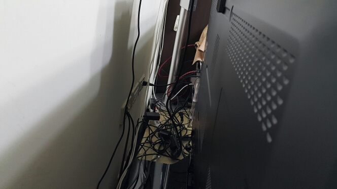 Panasonic 58AX800W 漏電實錄