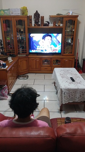 老媽的父親節禮物 PHILIPS 48PFH5250開箱文