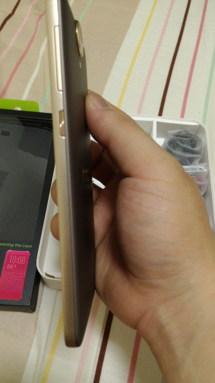 老兵HTC 826浸水報銷，one E9+ 新兵報到!