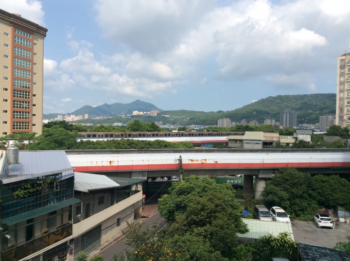 加上設計師拍的照片(輕工業+北歐混搭)